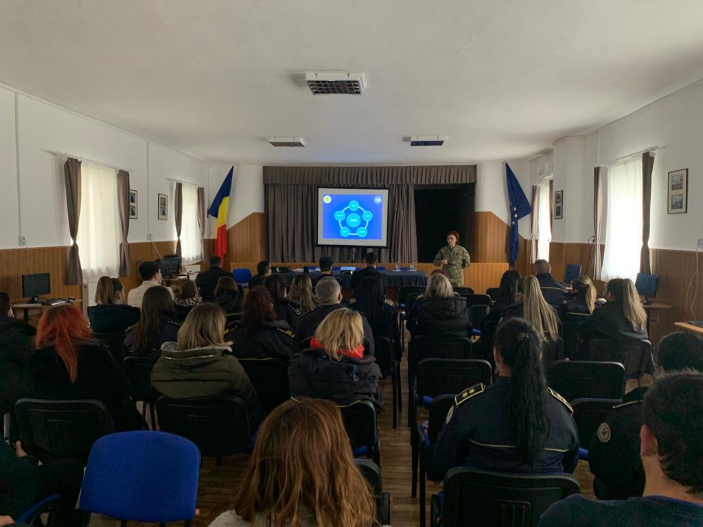 Training, on a specialized line, of the prison staff, 21 Dec. 2021